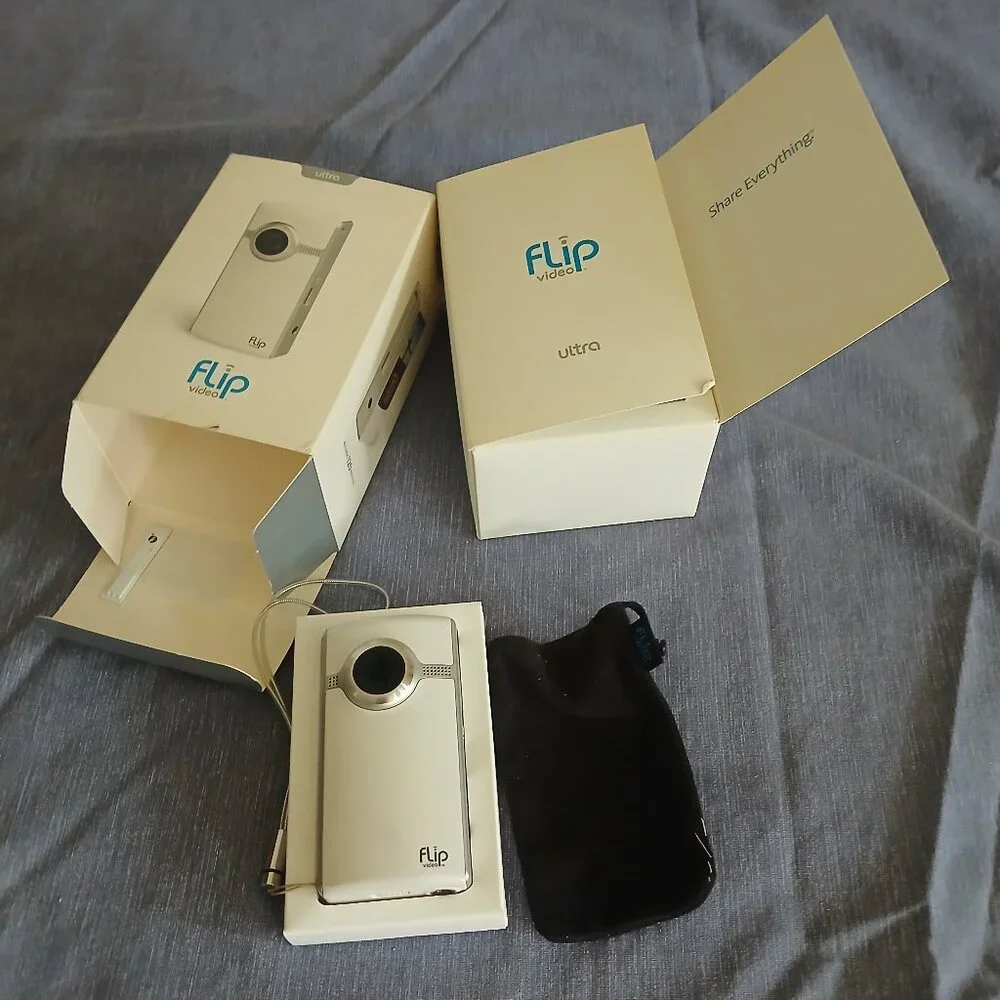 Ultra Flip Video White & Silver 4 GB Memory records 120 min